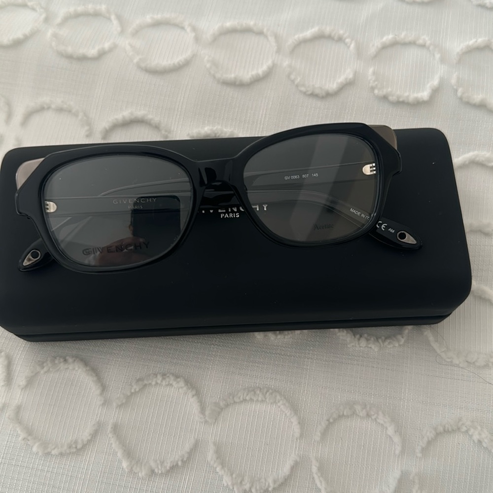 Like new glasses !!! Acetate